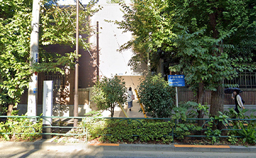 写真：1番出口の外観